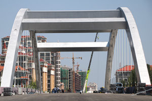 Heavy Duty Steel Bridge Fabrication Weather Resistant Pedestrian Bridge Kits For Scenic Areas / Industrial Zones