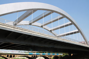 Heavy Duty Steel Bridge Fabrication Weather Resistant Pedestrian Bridge Kits For Scenic Areas / Industrial Zones